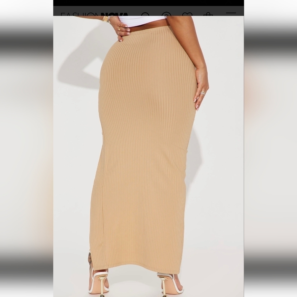 Fashion Nova- Settling Down Slit Maxi Skirt- W Sz Medium - Picture 6 of 8
